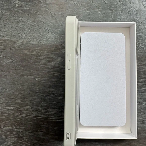 Rimowa iPhone case Aluminum iPhone 16 Pro~16 pro Max - Picture 6 of 8